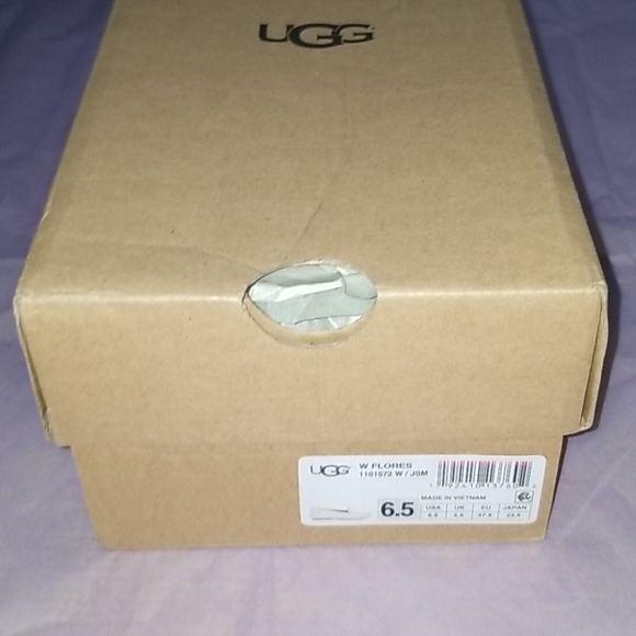 SOLD UGG Women's Shoes Loafer Flores White 6.5 - Picture 11 of 11